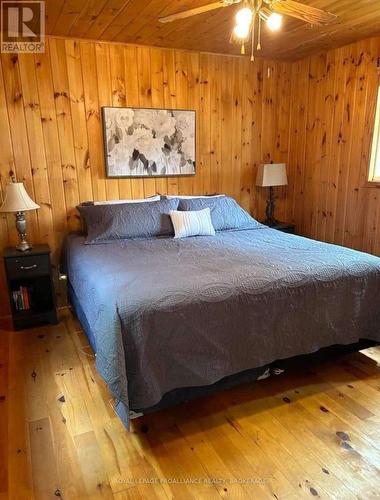 1300 Grants Creek Road, Tay Valley (904 - Bathurst/Burgess & Sherbrooke (North Burgess) Twp), ON - Indoor Photo Showing Bedroom