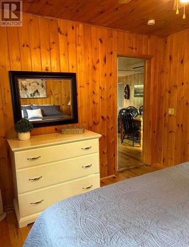 1300 Grants Creek Road, Tay Valley (904 - Bathurst/Burgess & Sherbrooke (North Burgess) Twp), ON - Indoor Photo Showing Bedroom