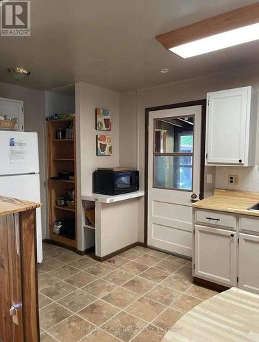 1300 Grants Creek Road, Tay Valley (904 - Bathurst/Burgess & Sherbrooke (North Burgess) Twp), ON - Indoor Photo Showing Kitchen