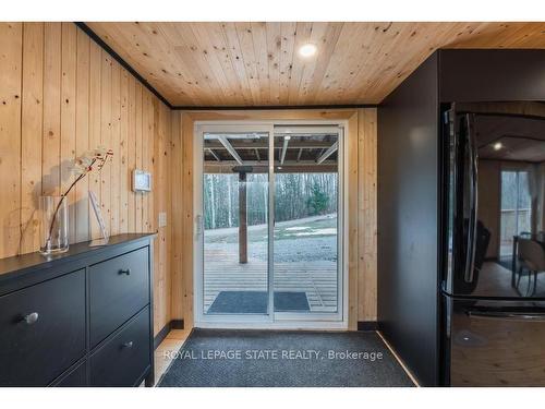 106 Boundary Lane, Galway-Cavendish And Harvey, ON - Indoor Photo Showing Other Room