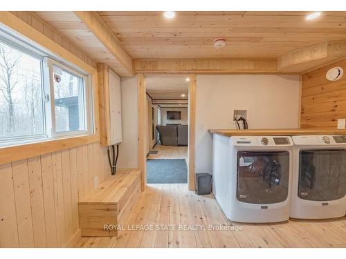 106 Boundary Lane, Galway-Cavendish And Harvey, ON - Indoor Photo Showing Laundry Room