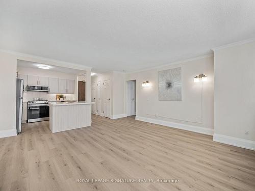 306-5949 Yonge St, Toronto, ON - Indoor Photo Showing Kitchen