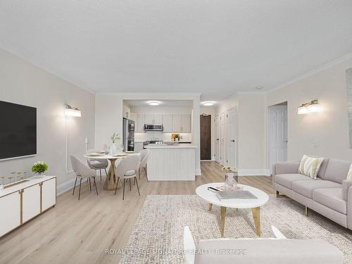 306-5949 Yonge St, Toronto, ON - Indoor Photo Showing Living Room