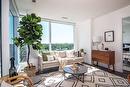 2109-18 Erskine Ave, Toronto, ON  - Indoor Photo Showing Living Room 