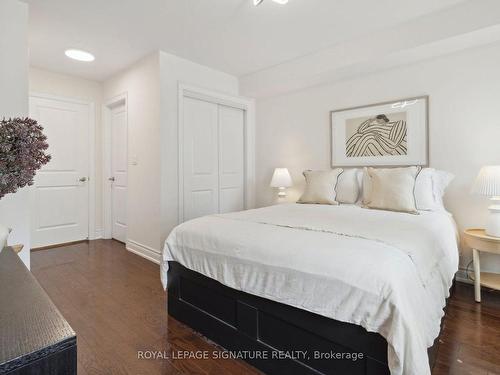 2138 Bayview Ave, Toronto, ON - Indoor Photo Showing Bedroom