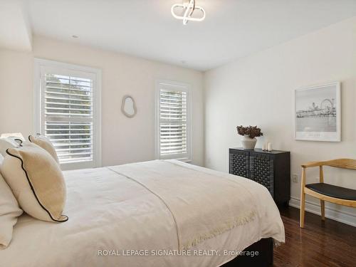 2138 Bayview Ave, Toronto, ON - Indoor Photo Showing Bedroom