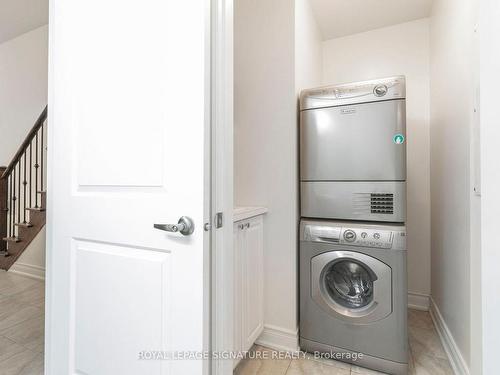 2138 Bayview Ave, Toronto, ON - Indoor Photo Showing Laundry Room