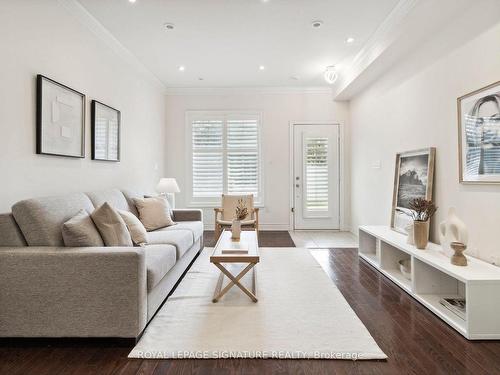 2138 Bayview Ave, Toronto, ON - Indoor Photo Showing Living Room