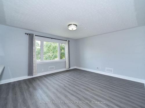 Main-270 Wilson Rd S, Oshawa, ON - Indoor Photo Showing Other Room