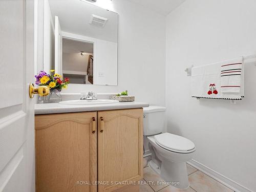 453 Stonetree Crt, Mississauga, ON - Indoor Photo Showing Bathroom