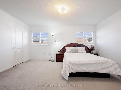 453 Stonetree Crt, Mississauga, ON - Indoor Photo Showing Bedroom