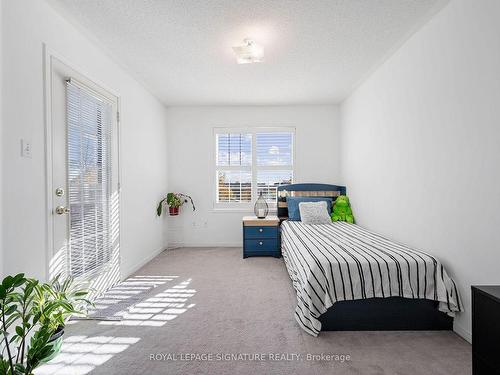 453 Stonetree Crt, Mississauga, ON - Indoor Photo Showing Bedroom