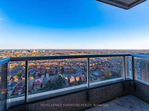 2012-3880 Duke Of York Blvd, Mississauga, ON - Outdoor With View