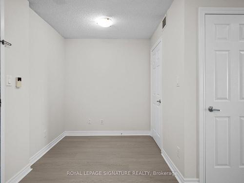 2012-3880 Duke Of York Blvd, Mississauga, ON - Indoor Photo Showing Other Room