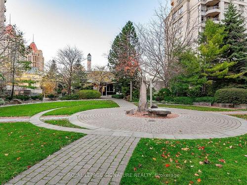 2012-3880 Duke Of York Blvd, Mississauga, ON - Outdoor