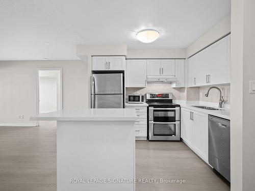 2012-3880 Duke Of York Blvd, Mississauga, ON - Indoor Photo Showing Kitchen With Stainless Steel Kitchen