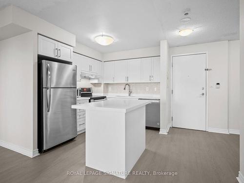 2012-3880 Duke Of York Blvd, Mississauga, ON - Indoor Photo Showing Kitchen With Stainless Steel Kitchen