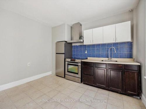 Upper-164 Main St N, Brampton, ON - Indoor Photo Showing Kitchen