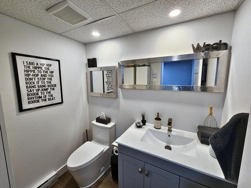 Powder room - 50Z Av. Du Parc, Gore, QC - Indoor Photo Showing Bathroom