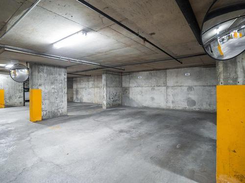 Garage - 302-801 Rue De La Commune E., Montréal (Ville-Marie), QC - Indoor Photo Showing Garage