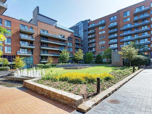 Garden - 302-801 Rue De La Commune E., Montréal (Ville-Marie), QC - Outdoor With Balcony With Facade