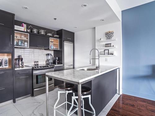 Kitchen - 302-801 Rue De La Commune E., Montréal (Ville-Marie), QC - Indoor Photo Showing Kitchen With Upgraded Kitchen