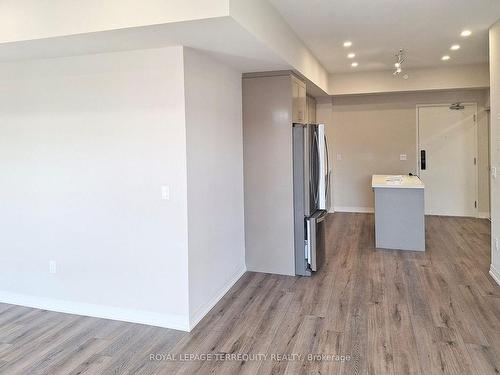 Lp 15-50 Herrick Ave, St. Catharines, ON - Indoor Photo Showing Kitchen