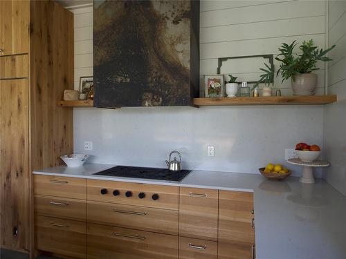 8025 Princeton-Summerland Road, Summerland, BC - Indoor Photo Showing Kitchen