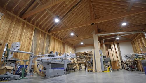 8025 Princeton-Summerland Road, Summerland, BC - Indoor Photo Showing Garage