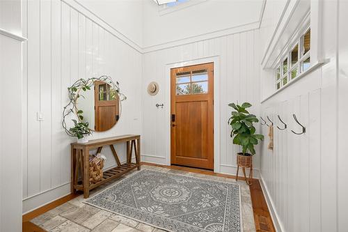 110-515 Wren Place, Kelowna, BC - Indoor Photo Showing Other Room