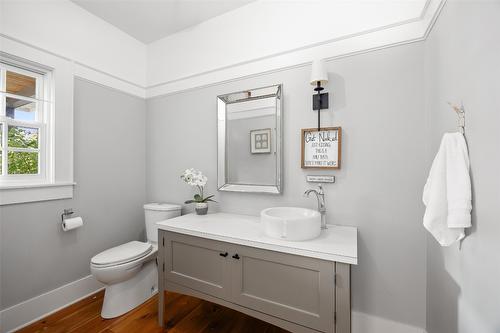 110-515 Wren Place, Kelowna, BC - Indoor Photo Showing Bathroom