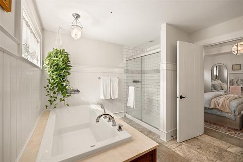 110-515 Wren Place, Kelowna, BC - Indoor Photo Showing Bathroom