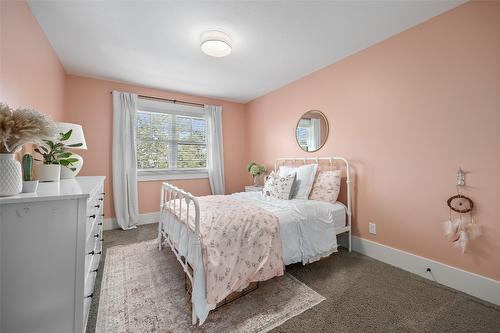 110-515 Wren Place, Kelowna, BC - Indoor Photo Showing Bedroom