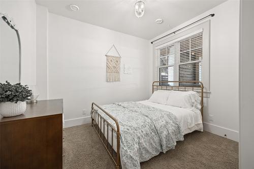 110-515 Wren Place, Kelowna, BC - Indoor Photo Showing Bedroom