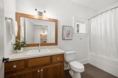 110-515 Wren Place, Kelowna, BC - Indoor Photo Showing Bathroom