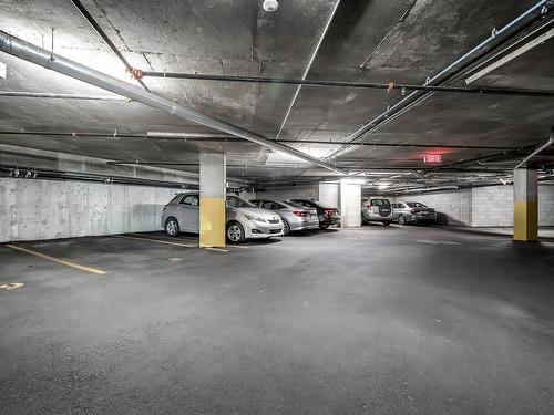 Garage - 606-2400 Rue Wilfrid-Reid, Montréal (Saint-Laurent), QC - Indoor Photo Showing Garage