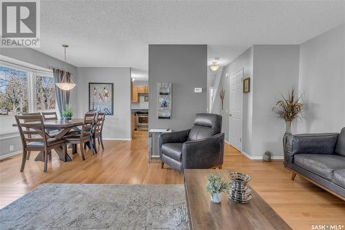 5028 Newport Road, Regina, SK - Indoor Photo Showing Living Room