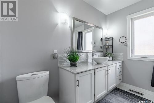 5028 Newport Road, Regina, SK - Indoor Photo Showing Bathroom