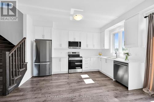 42 - 61 Soho Street, Hamilton, ON - Indoor Photo Showing Kitchen