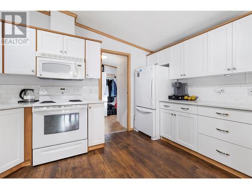 1250 Hillside Avenue Unit# 46, Chase, BC - Indoor Photo Showing Kitchen