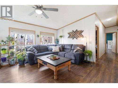 1250 Hillside Avenue Unit# 46, Chase, BC - Indoor Photo Showing Living Room