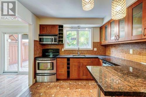 296 Lara Woods, Mississauga, ON - Indoor Photo Showing Kitchen