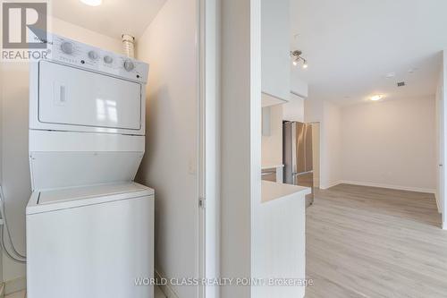 102B - 4655 Metcalfe Avenue E, Mississauga, ON - Indoor Photo Showing Laundry Room