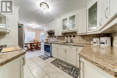 106 Havelock Drive, Brampton, ON - Indoor Photo Showing Kitchen