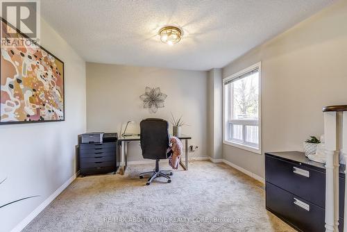 57 Niska Drive, Hamilton, ON - Indoor Photo Showing Other Room