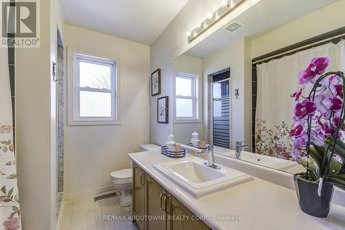 57 Niska Drive, Hamilton, ON - Indoor Photo Showing Bathroom