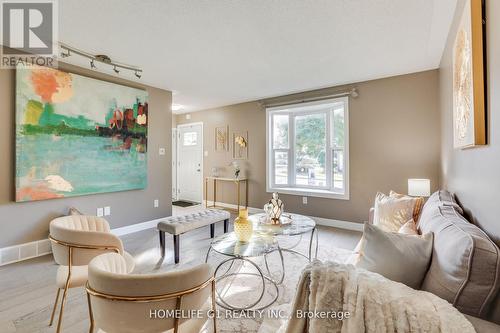 136 Sundridge Crescent, London, ON - Indoor Photo Showing Living Room