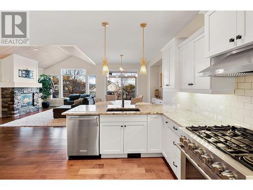 529 Lefevere Avenue Lot# 52, Kelowna, BC - Indoor Photo Showing Kitchen With Upgraded Kitchen