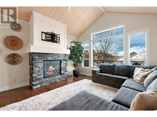 529 Lefevere Avenue Lot# 52, Kelowna, BC - Indoor Photo Showing Living Room With Fireplace