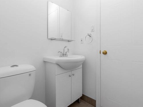 Powder room - 3850 Boul. St-Laurent, Sainte-Catherine, QC 